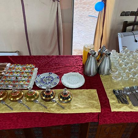 Accommodation Le Touareg Мерцуга Екстериор снимка