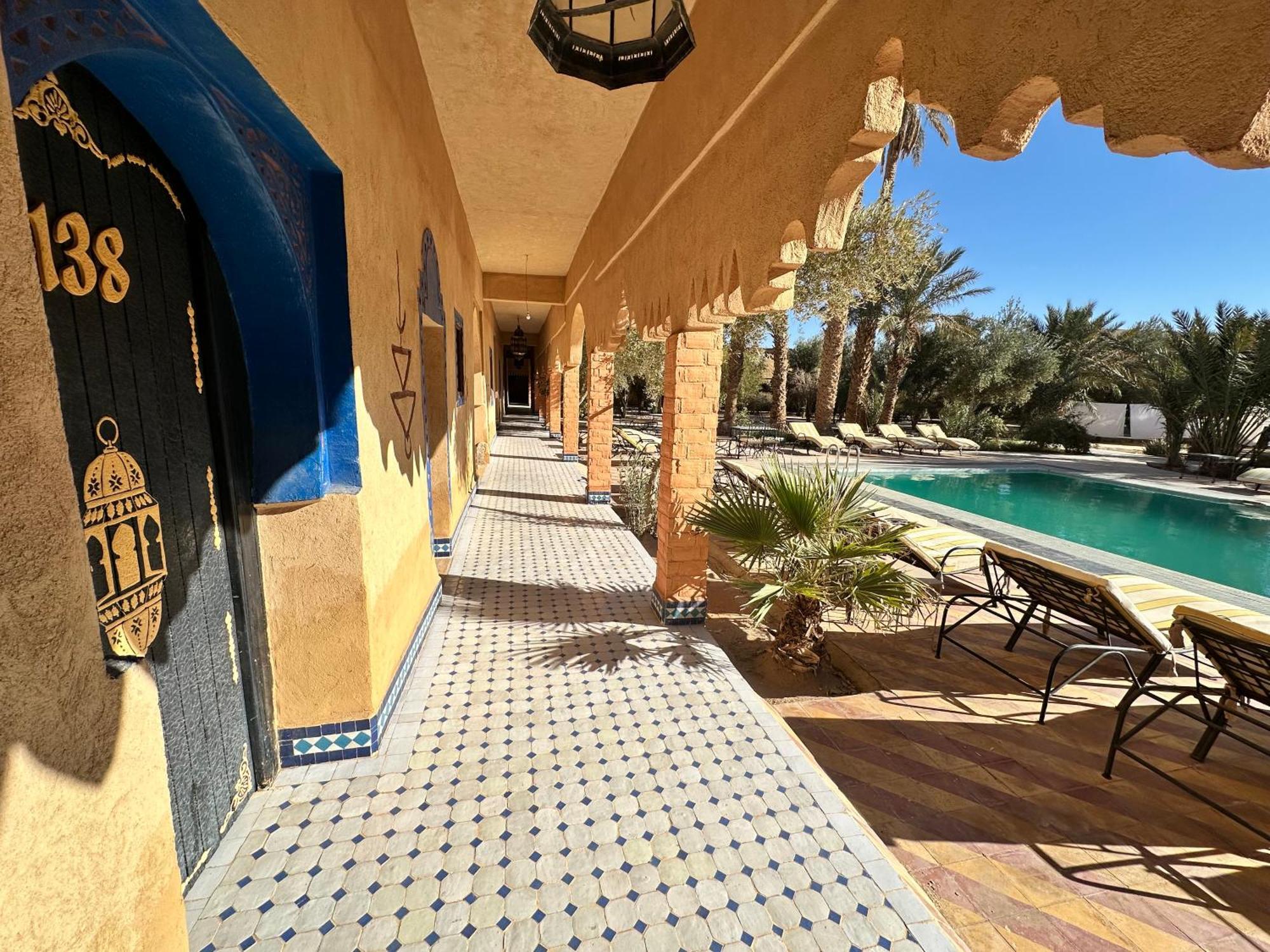 Accommodation Le Touareg Мерцуга Екстериор снимка