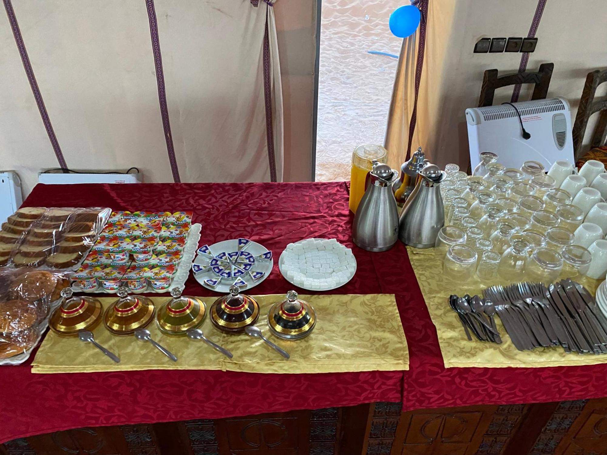 Accommodation Le Touareg Мерцуга Екстериор снимка