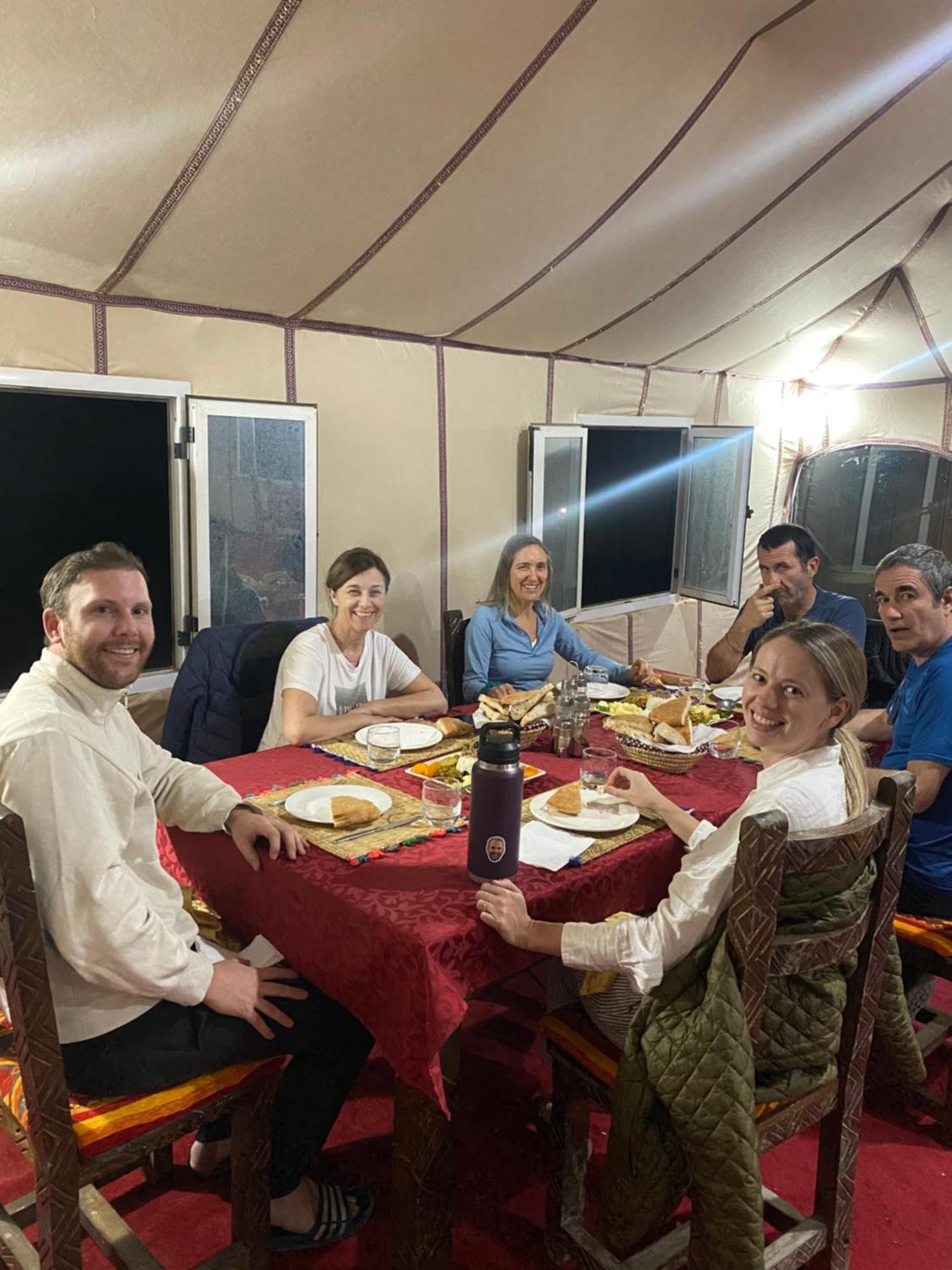 Accommodation Le Touareg Мерцуга Екстериор снимка