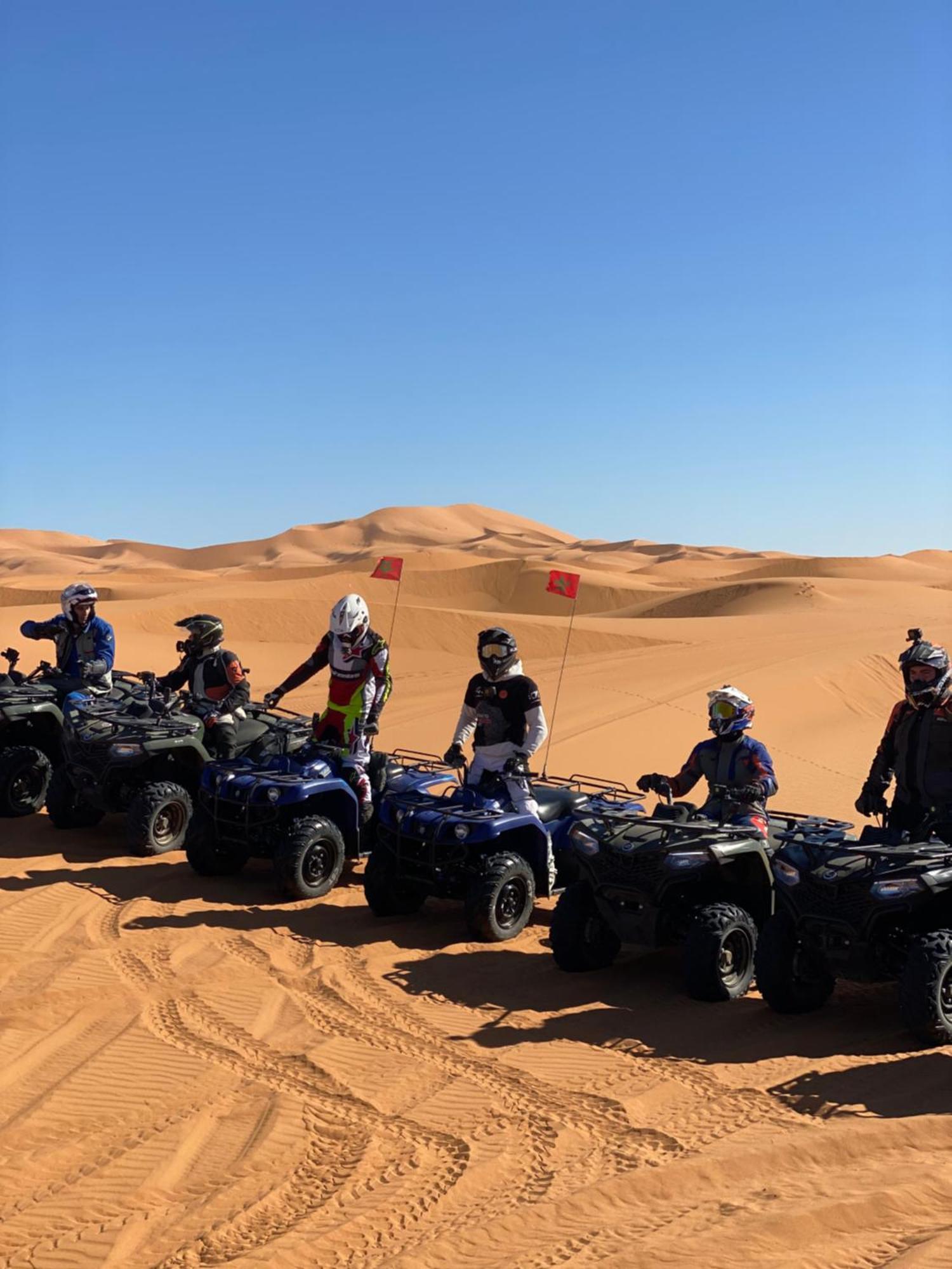 Accommodation Le Touareg Мерцуга Екстериор снимка
