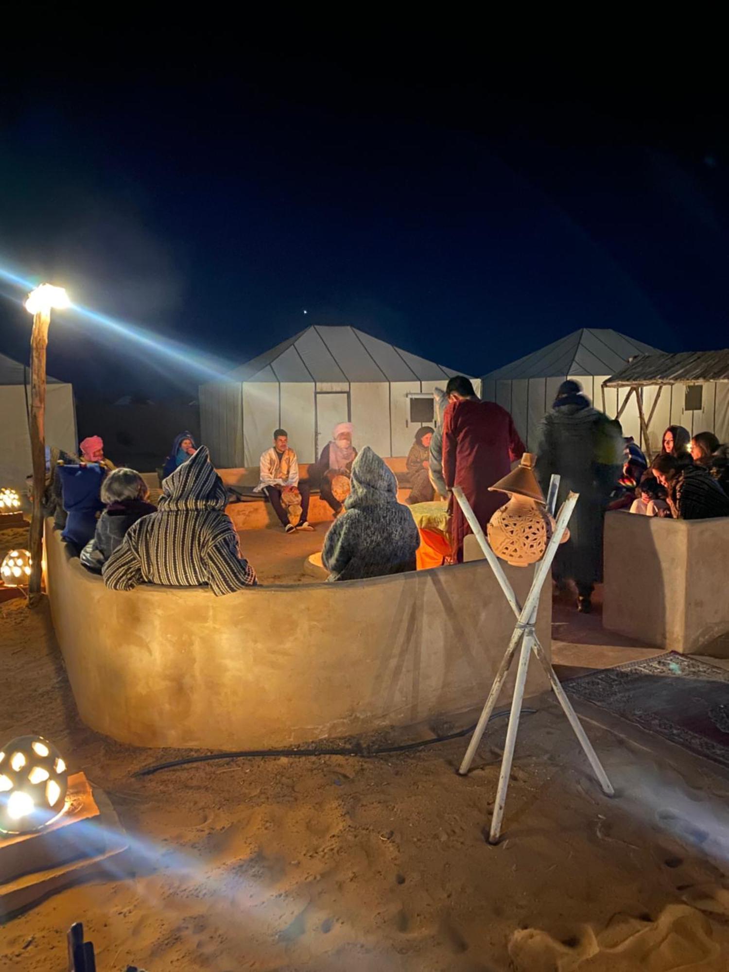 Accommodation Le Touareg Мерцуга Екстериор снимка