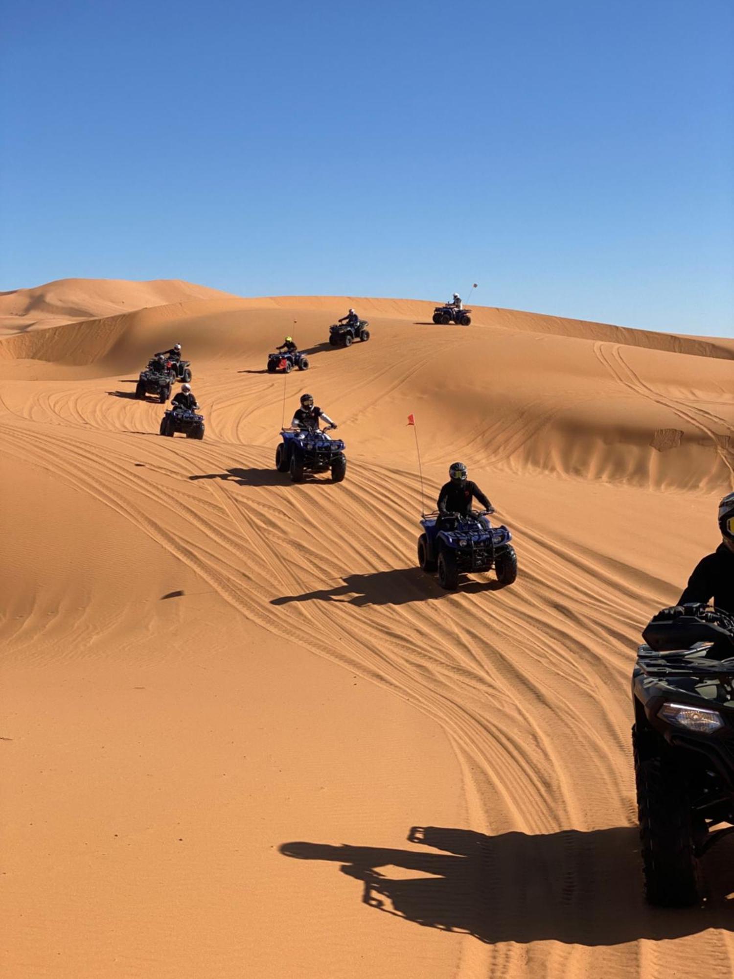 Accommodation Le Touareg Мерцуга Екстериор снимка